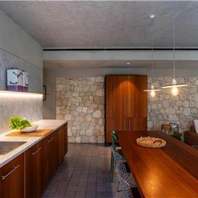 6 bedroom villa with pool and sea views near Noto, Sicily, sleeps 12